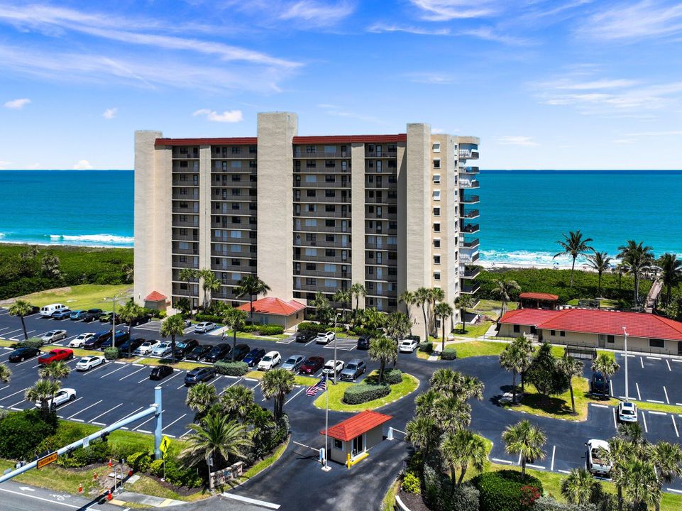 待售: $399,900 (2 贝兹, 2 浴室, 1053 平方英尺)