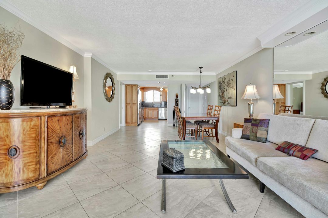 待售: $729,000 (2 贝兹, 2 浴室, 1270 平方英尺)