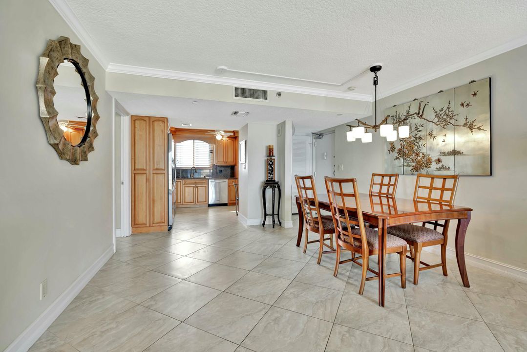 待售: $729,000 (2 贝兹, 2 浴室, 1270 平方英尺)