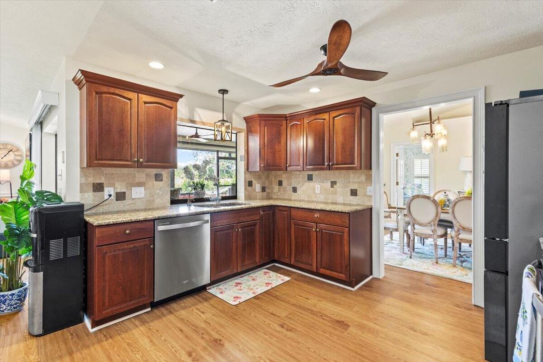 待售: $439,888 (3 贝兹, 2 浴室, 1984 平方英尺)