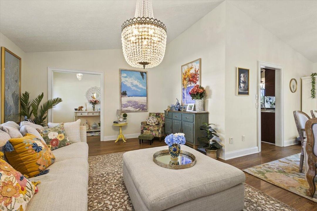 待售: $439,888 (3 贝兹, 2 浴室, 1984 平方英尺)