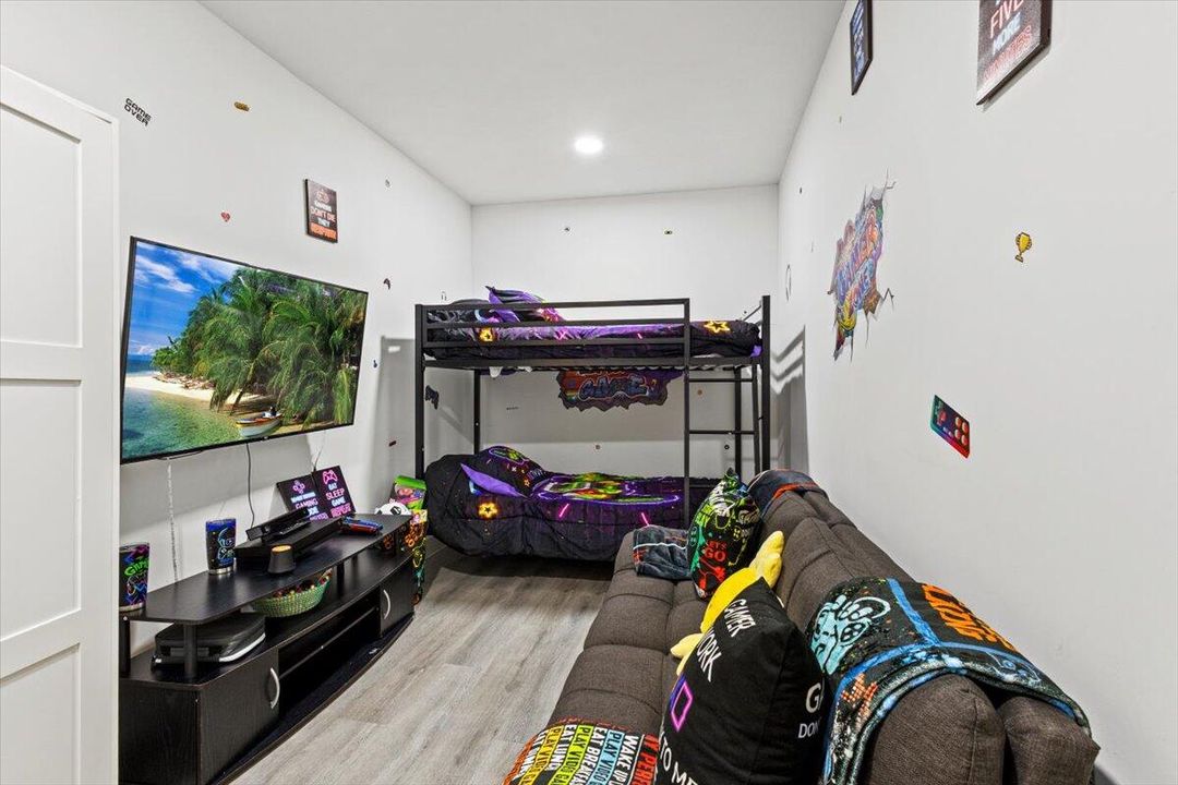 待售: $439,888 (3 贝兹, 2 浴室, 1984 平方英尺)