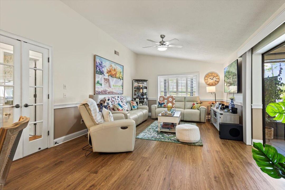 待售: $439,888 (3 贝兹, 2 浴室, 1984 平方英尺)