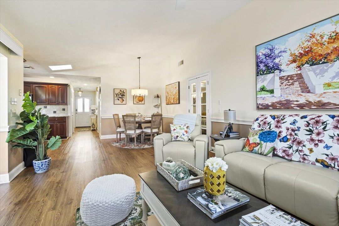 待售: $439,888 (3 贝兹, 2 浴室, 1984 平方英尺)