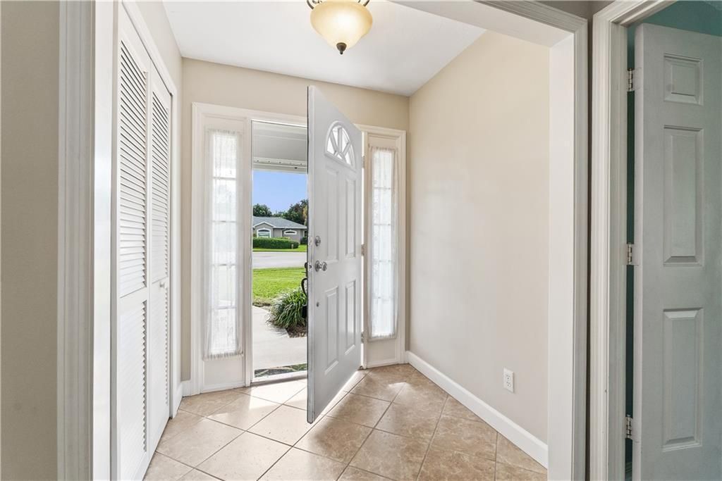 En Venta: $425,000 (3 camas, 2 baños, 1862 Pies cuadrados)