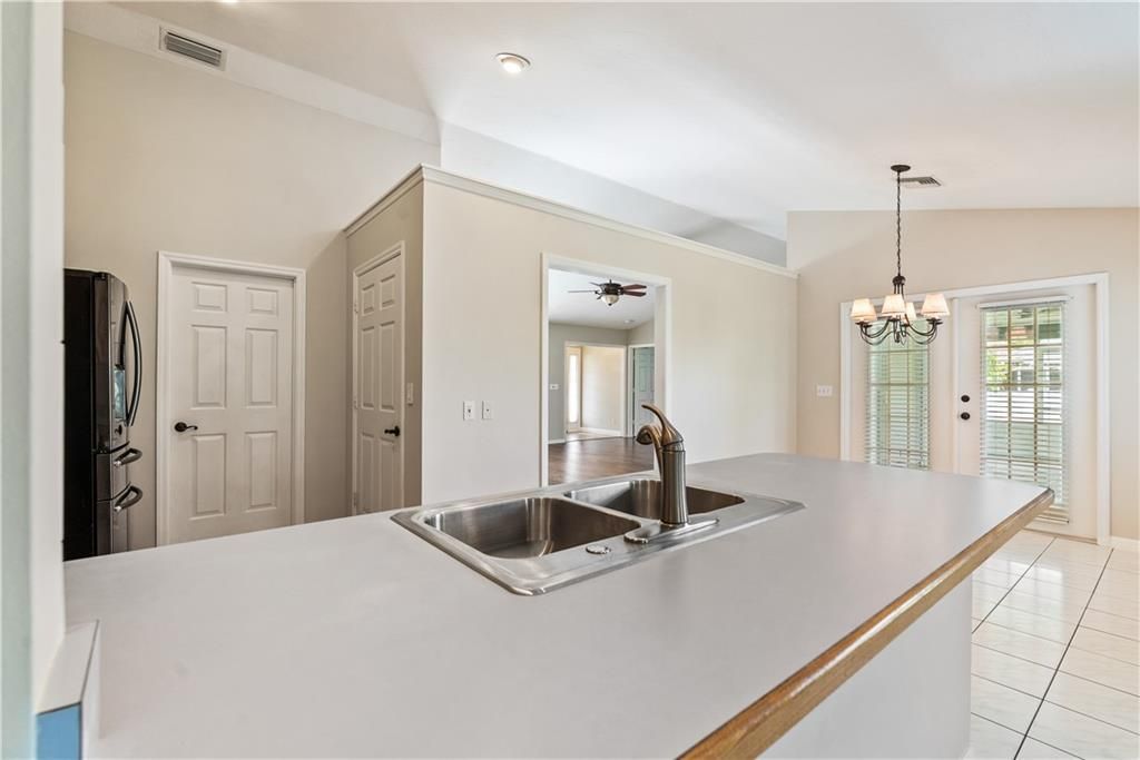 En Venta: $425,000 (3 camas, 2 baños, 1862 Pies cuadrados)