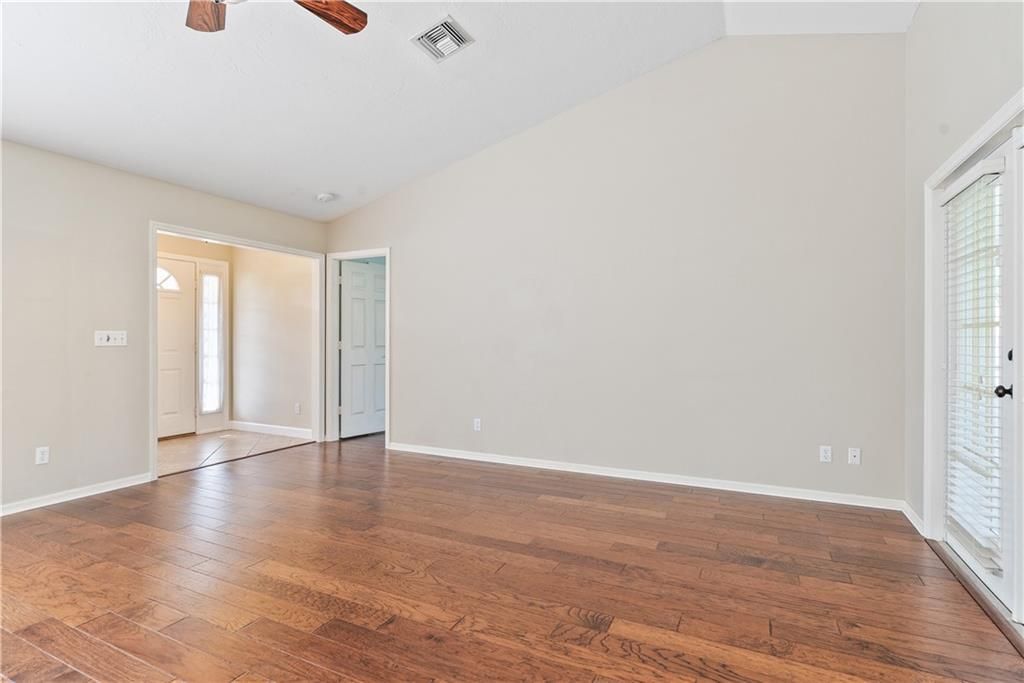 En Venta: $425,000 (3 camas, 2 baños, 1862 Pies cuadrados)