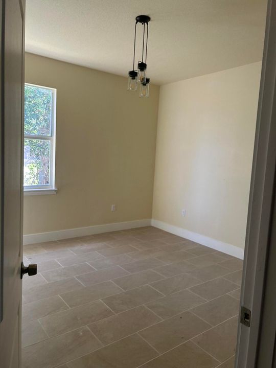 For Rent: $2,600 (3 beds, 2 baths, 2000 Square Feet)