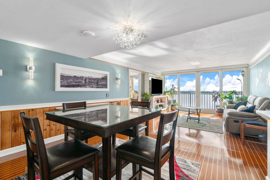 For Rent: $2,800 (2 beds, 2 baths, 1170 Square Feet)