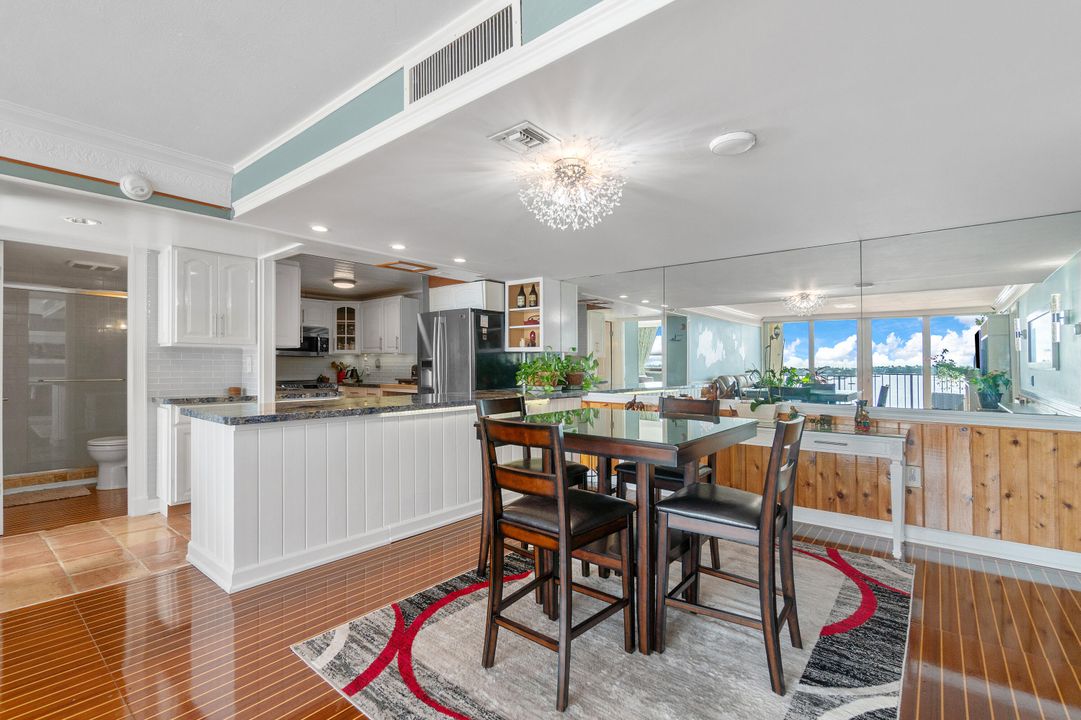 For Rent: $2,800 (2 beds, 2 baths, 1170 Square Feet)