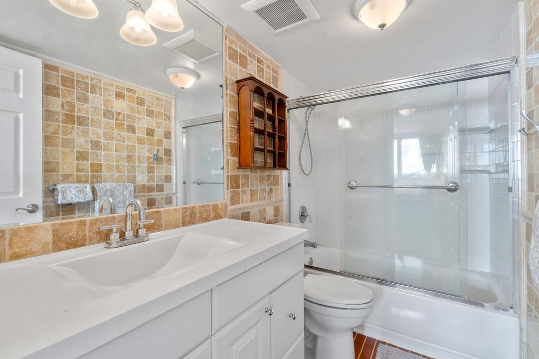 For Rent: $2,800 (2 beds, 2 baths, 1170 Square Feet)