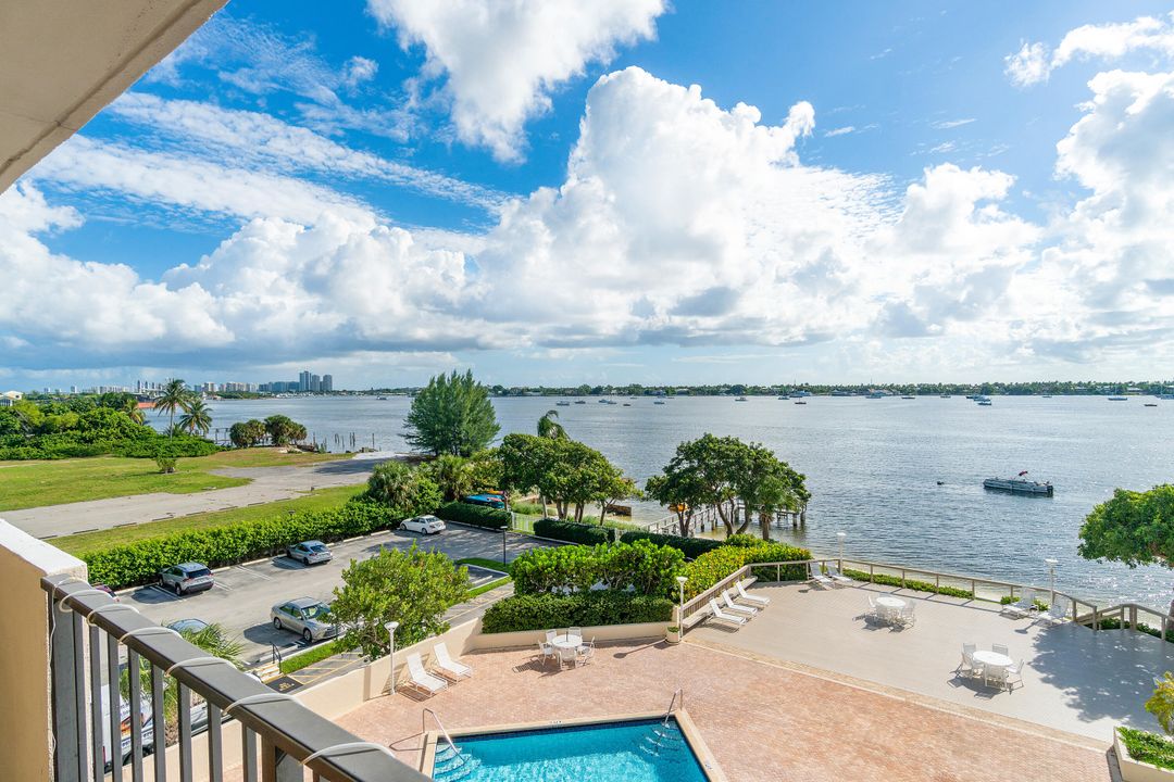 For Rent: $2,800 (2 beds, 2 baths, 1170 Square Feet)