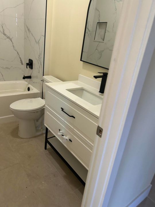 For Rent: $2,600 (3 beds, 2 baths, 2000 Square Feet)