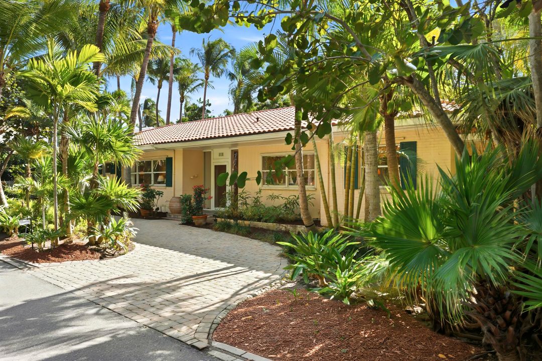 For Sale: $9,295,000 (4 beds, 3 baths, 2688 Square Feet)