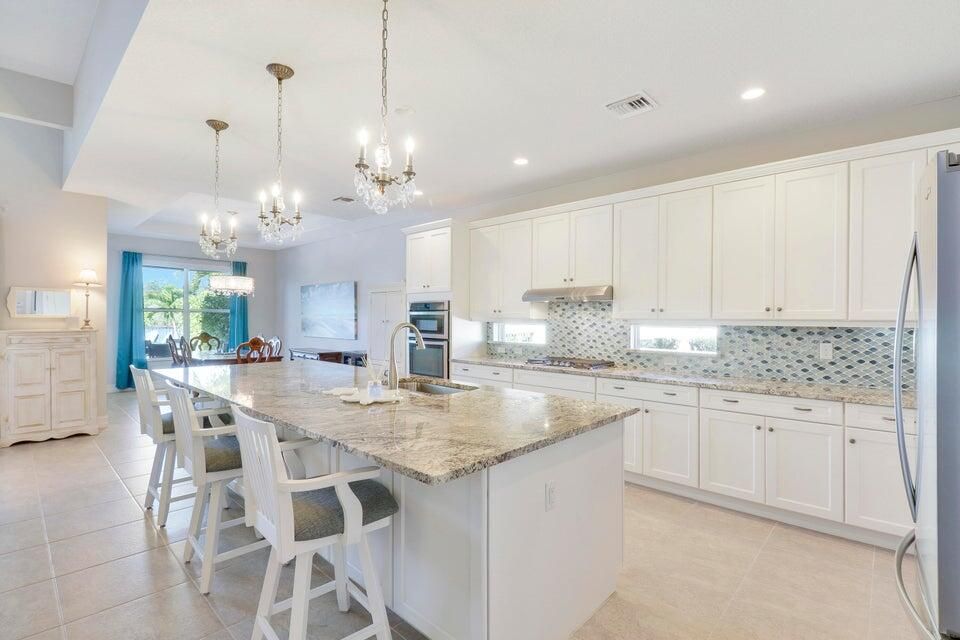 For Rent: $9,750 (3 beds, 2 baths, 2570 Square Feet)