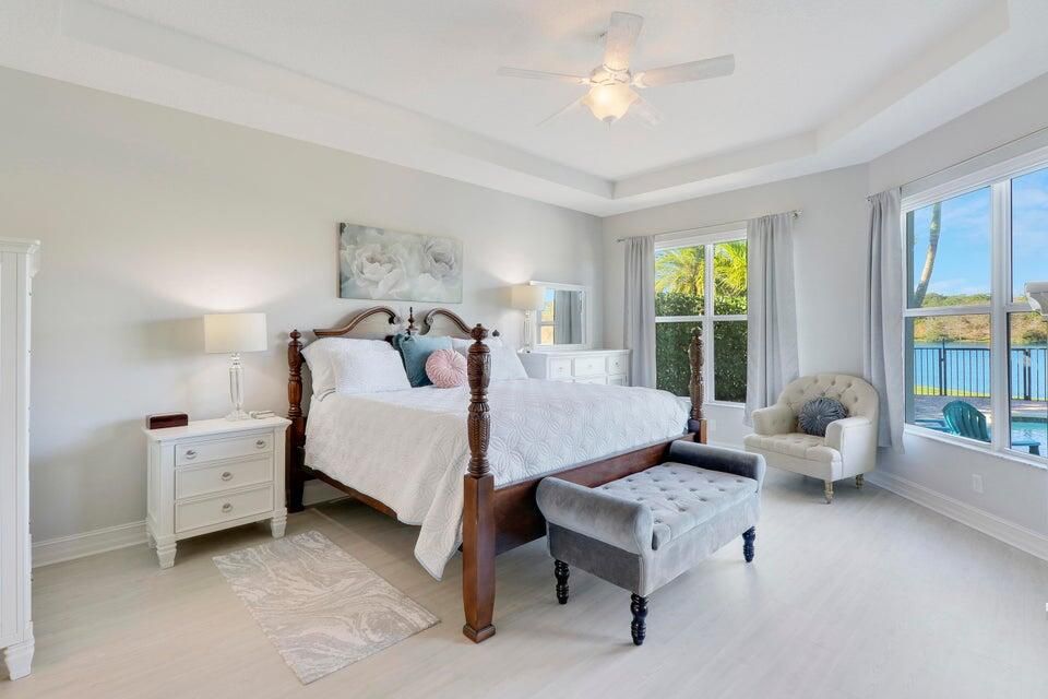 For Rent: $9,750 (3 beds, 2 baths, 2570 Square Feet)