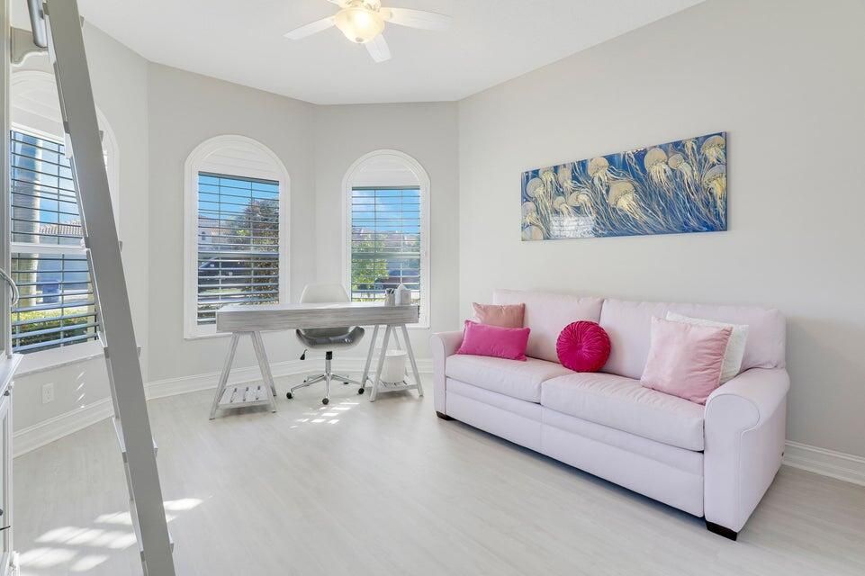 For Rent: $9,750 (3 beds, 2 baths, 2570 Square Feet)