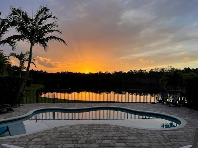 For Rent: $9,750 (3 beds, 2 baths, 2570 Square Feet)