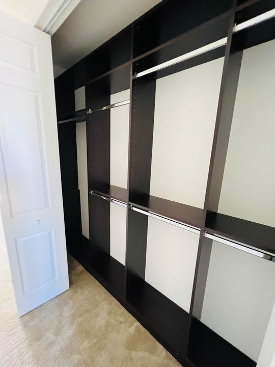 For Rent: $2,400 (2 beds, 2 baths, 1326 Square Feet)