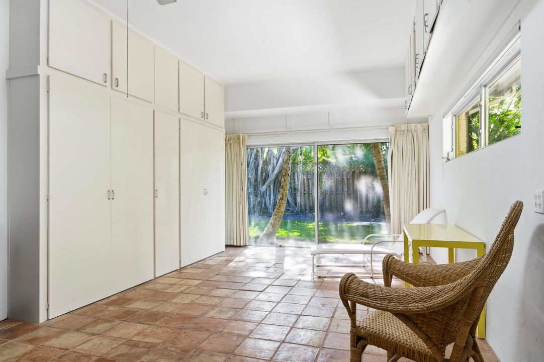 For Sale: $9,295,000 (4 beds, 3 baths, 2688 Square Feet)