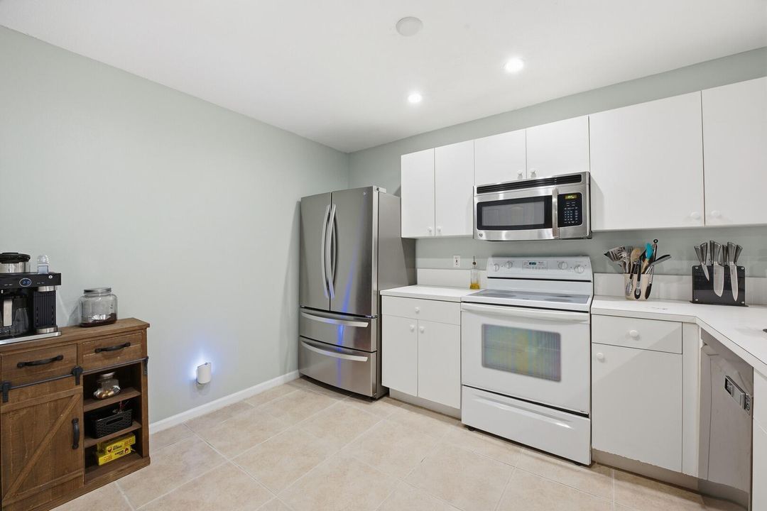 待售: $339,900 (2 贝兹, 2 浴室, 1308 平方英尺)