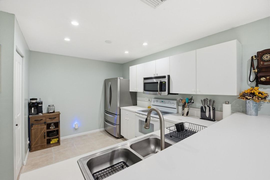 待售: $339,900 (2 贝兹, 2 浴室, 1308 平方英尺)