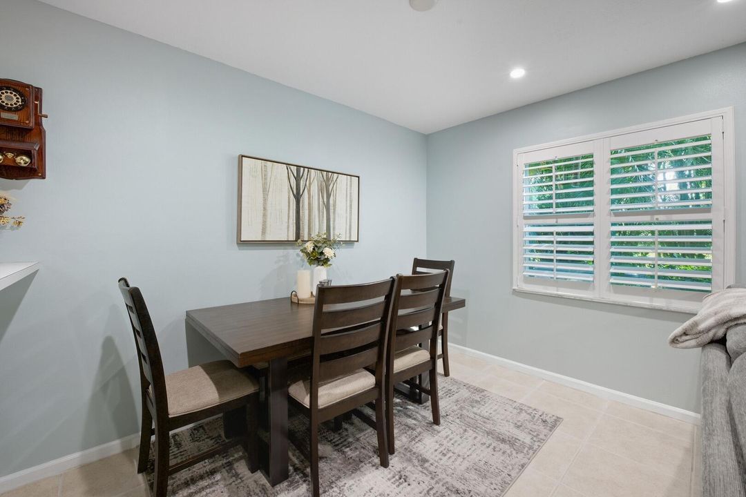 待售: $339,900 (2 贝兹, 2 浴室, 1308 平方英尺)