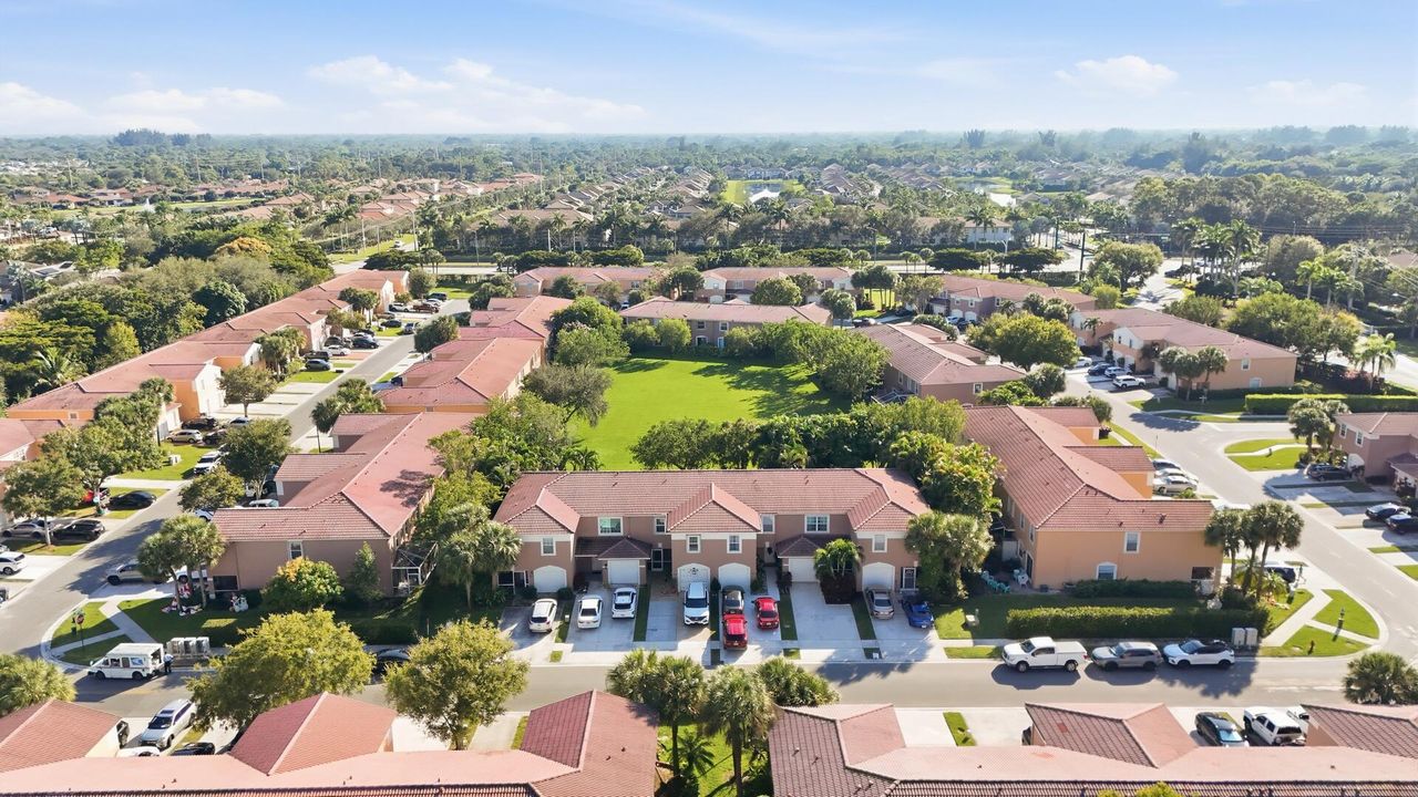 待售: $339,900 (2 贝兹, 2 浴室, 1308 平方英尺)