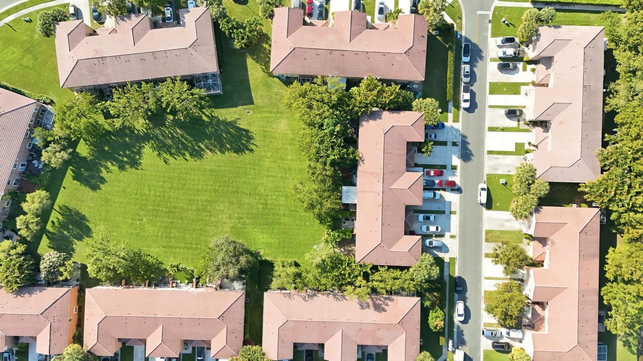 待售: $339,900 (2 贝兹, 2 浴室, 1308 平方英尺)