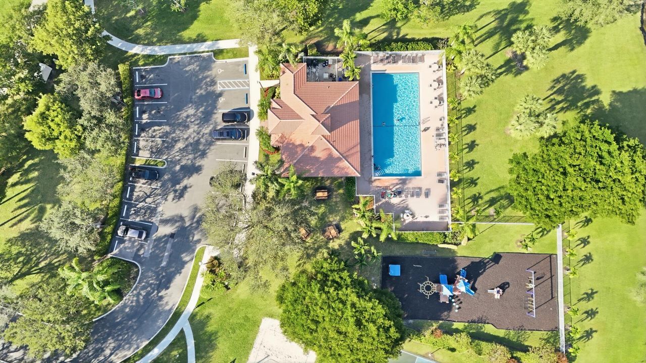 待售: $339,900 (2 贝兹, 2 浴室, 1308 平方英尺)