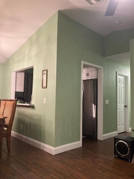 En Venta: $300,900 (3 camas, 2 baños, 1065 Pies cuadrados)