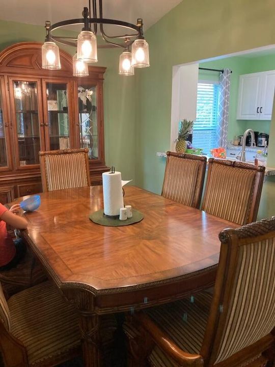 En Venta: $300,900 (3 camas, 2 baños, 1065 Pies cuadrados)