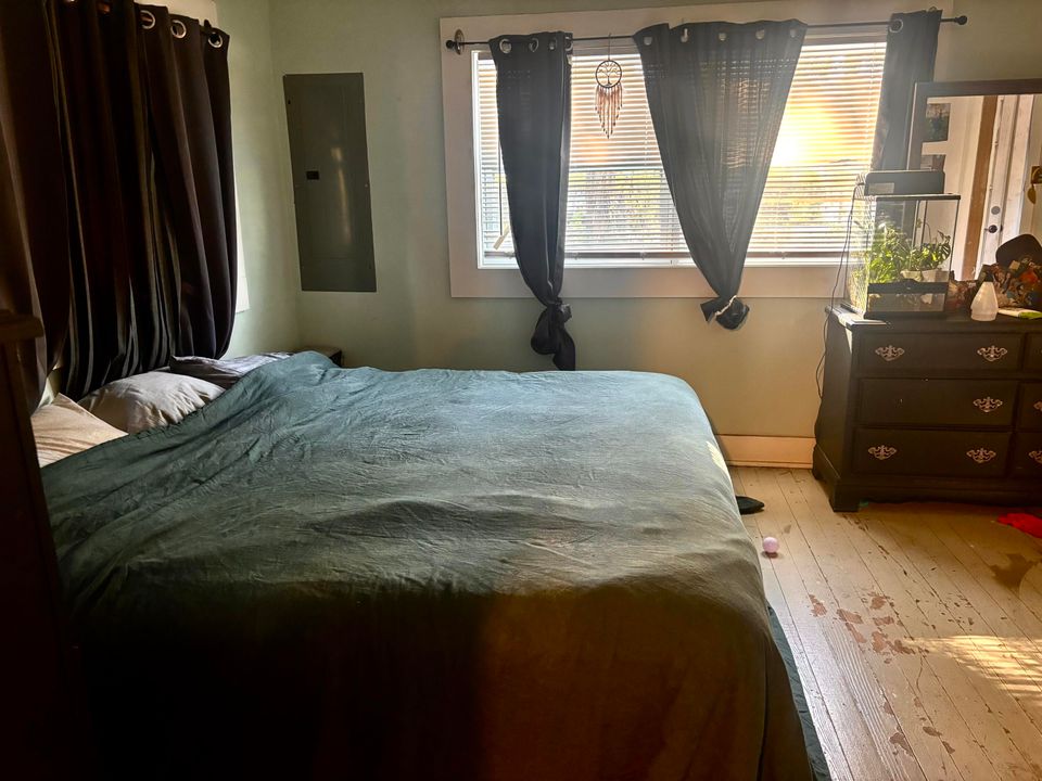 En Venta: $300,900 (3 camas, 2 baños, 1065 Pies cuadrados)