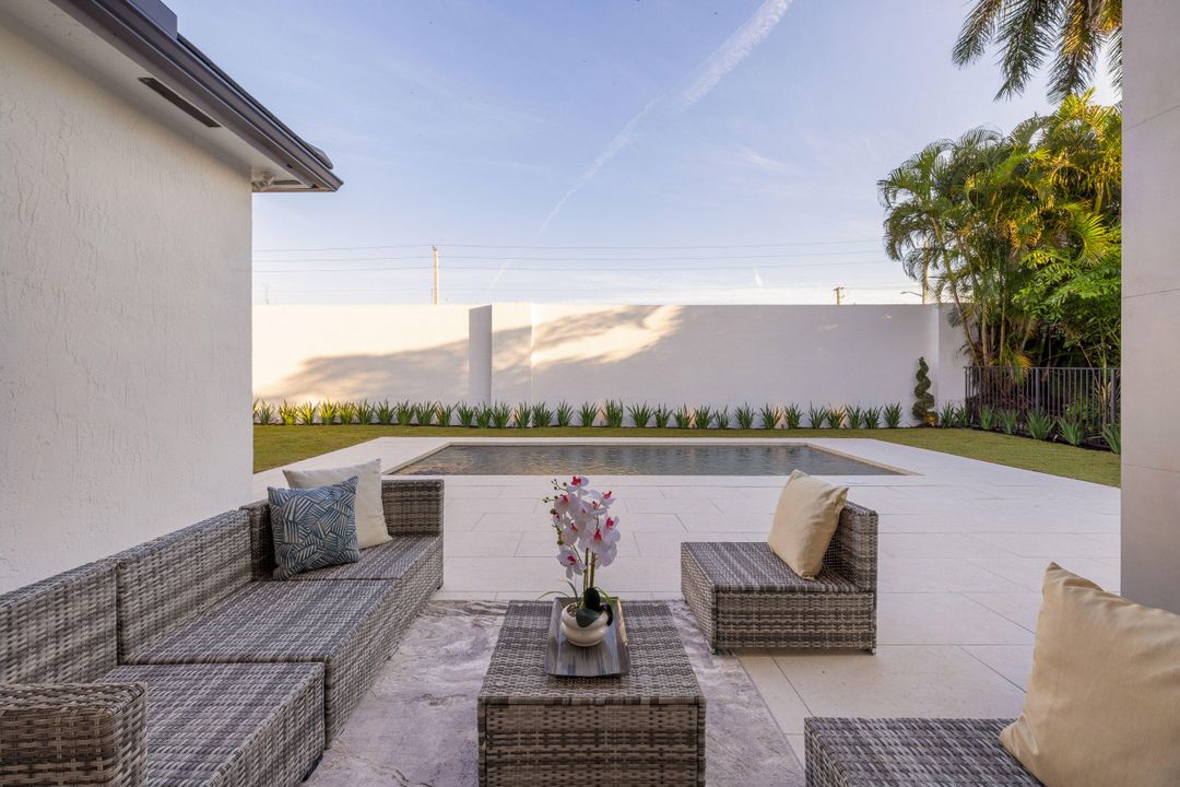 待售: $2,495,000 (4 贝兹, 3 浴室, 2671 平方英尺)