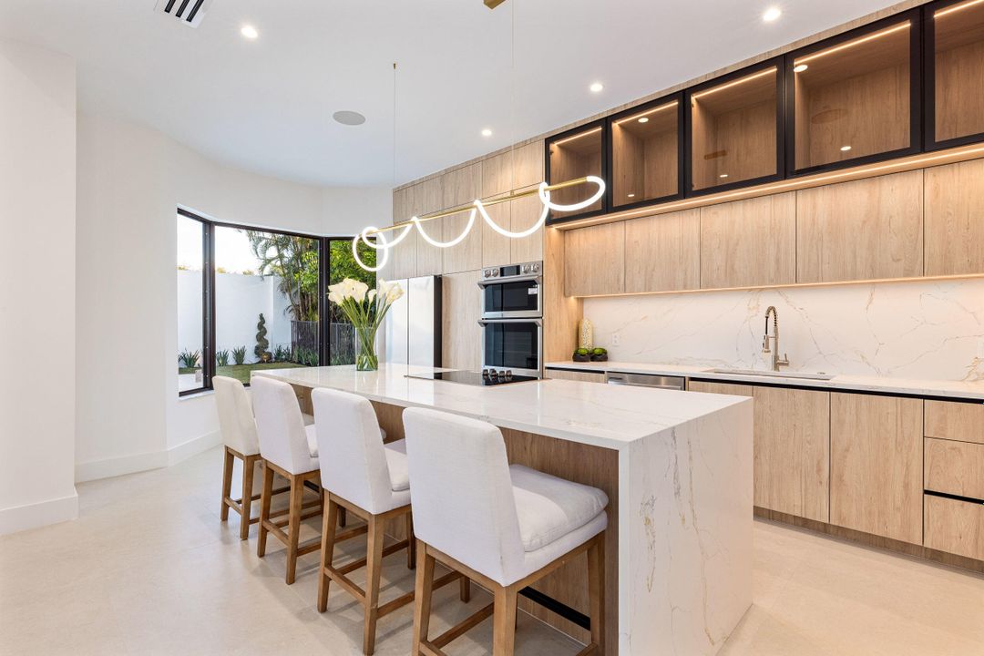 待售: $2,495,000 (4 贝兹, 3 浴室, 2671 平方英尺)