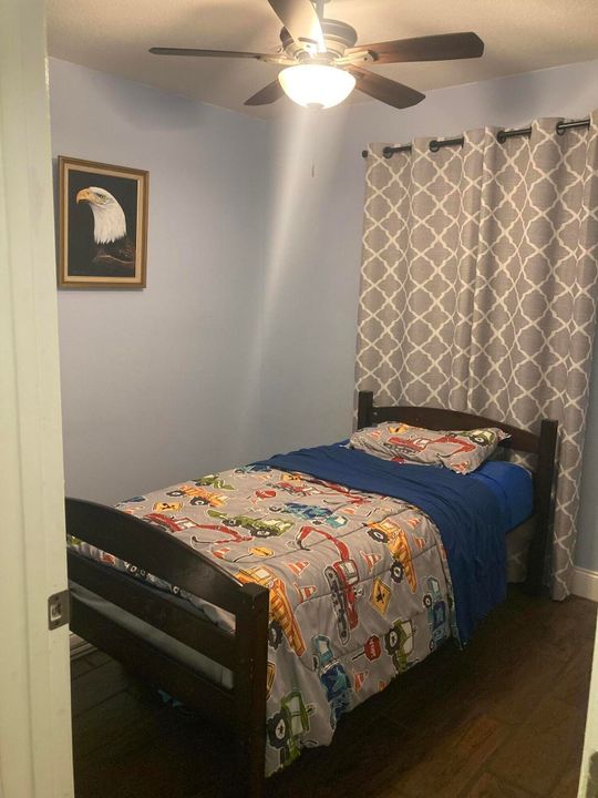 En Venta: $300,900 (3 camas, 2 baños, 1065 Pies cuadrados)