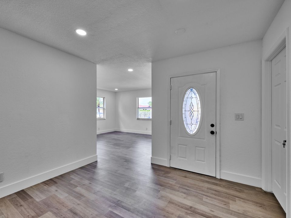 待售: $425,000 (3 贝兹, 2 浴室, 1667 平方英尺)