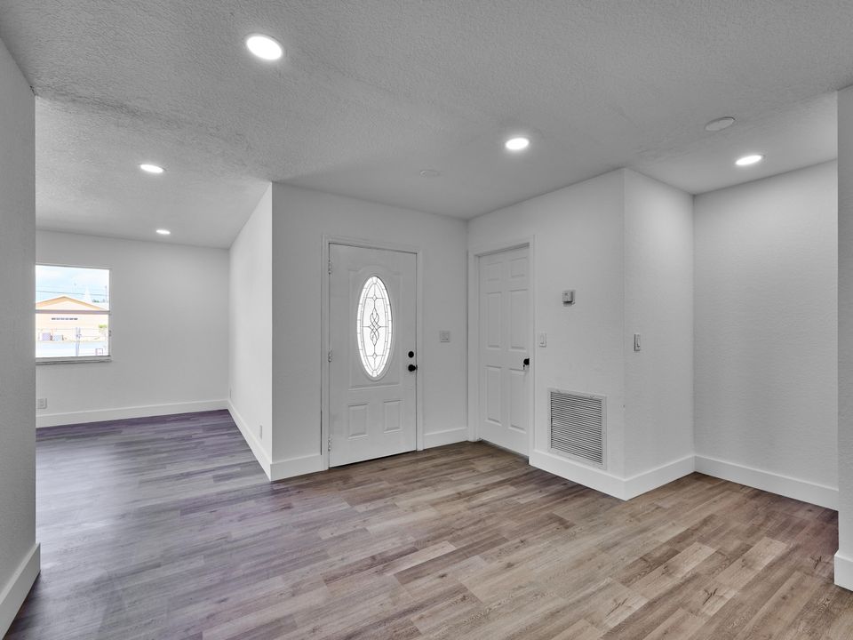 待售: $425,000 (3 贝兹, 2 浴室, 1667 平方英尺)