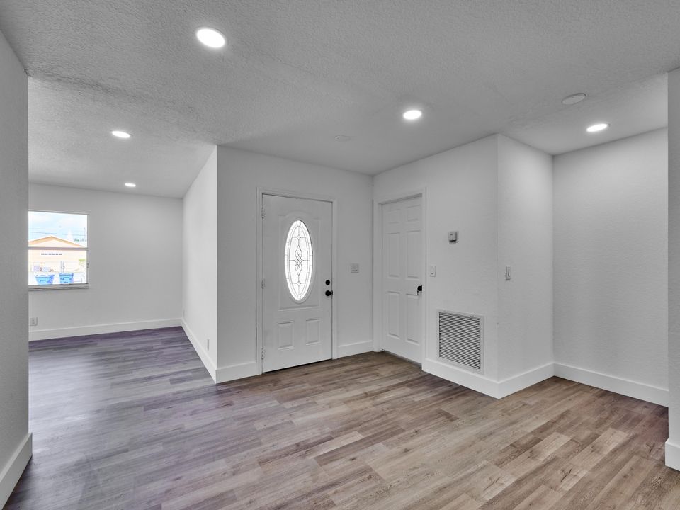 待售: $425,000 (3 贝兹, 2 浴室, 1667 平方英尺)