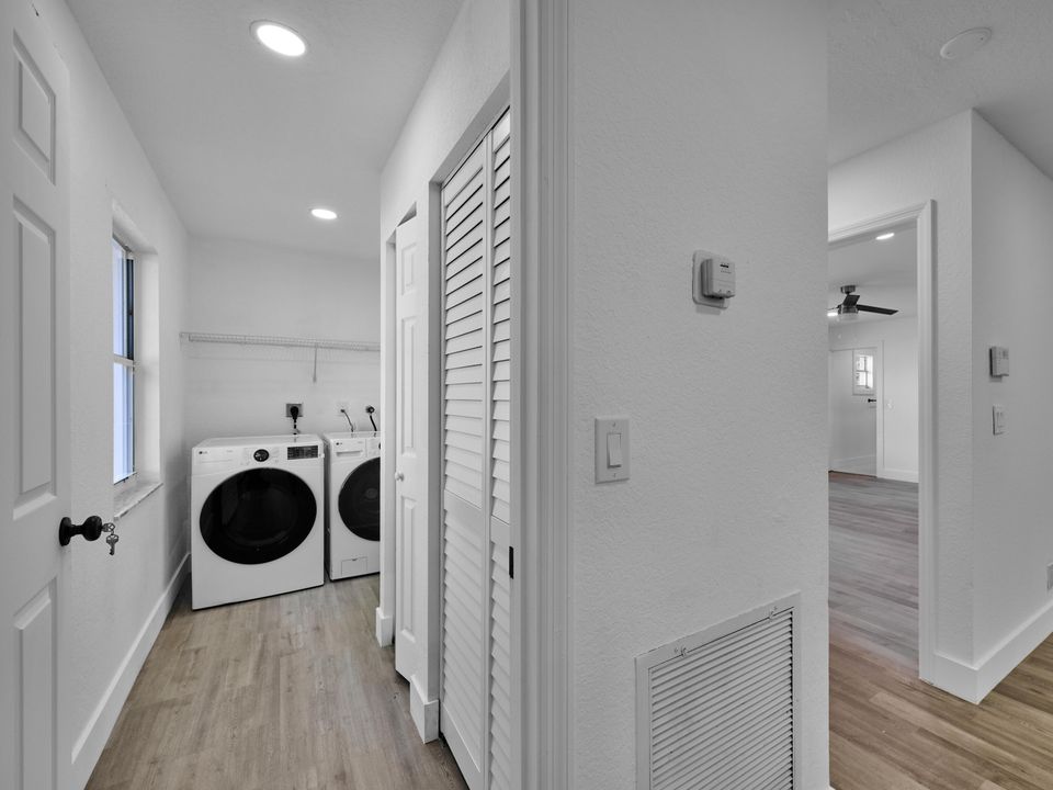 待售: $425,000 (3 贝兹, 2 浴室, 1667 平方英尺)