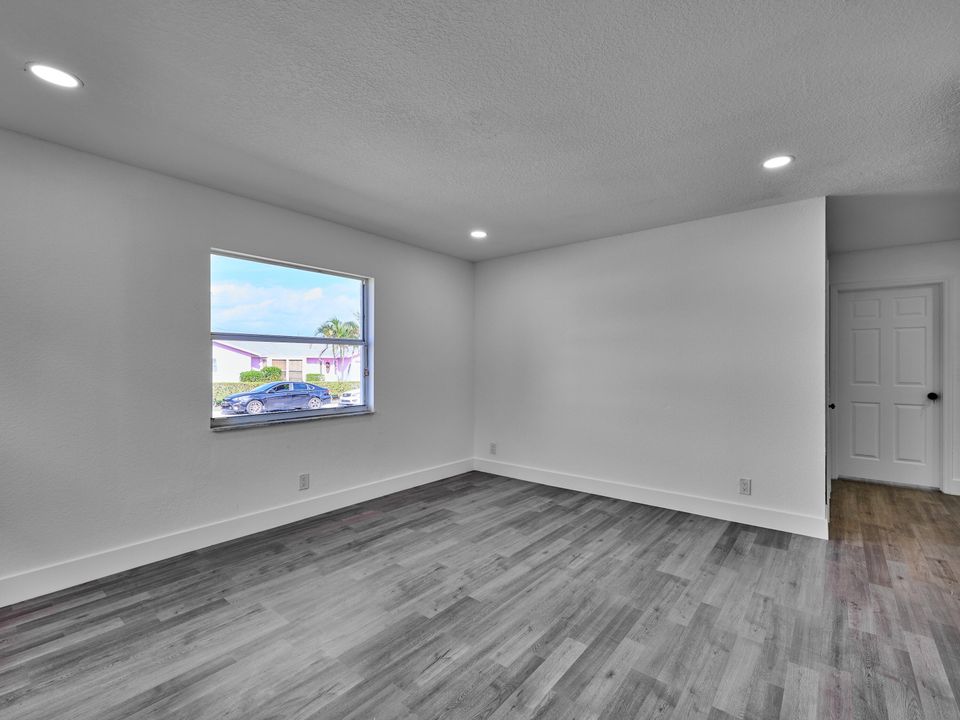 待售: $425,000 (3 贝兹, 2 浴室, 1667 平方英尺)