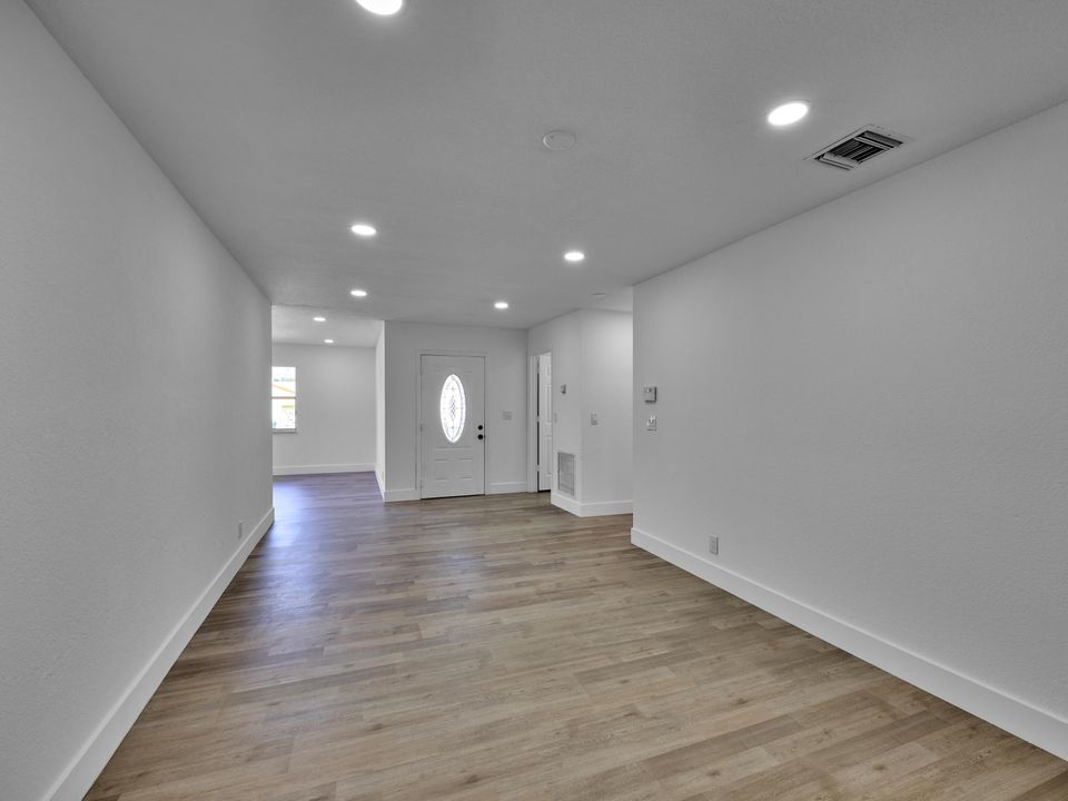 待售: $425,000 (3 贝兹, 2 浴室, 1667 平方英尺)