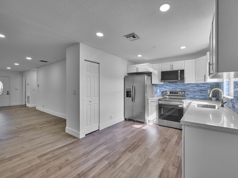 待售: $425,000 (3 贝兹, 2 浴室, 1667 平方英尺)