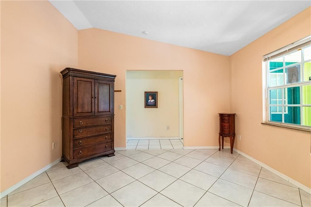 For Sale: $235,000 (3 beds, 2 baths, 1302 Square Feet)