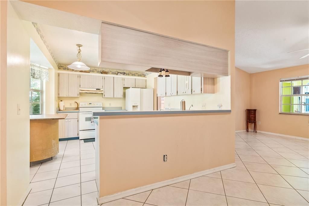 For Sale: $235,000 (3 beds, 2 baths, 1302 Square Feet)