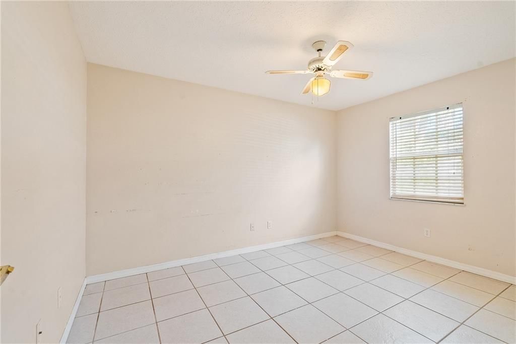 For Sale: $235,000 (3 beds, 2 baths, 1302 Square Feet)