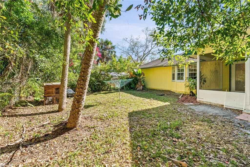 For Sale: $235,000 (3 beds, 2 baths, 1302 Square Feet)