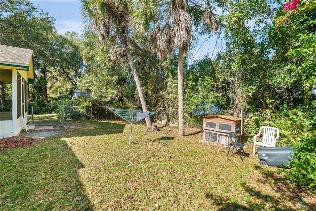 For Sale: $235,000 (3 beds, 2 baths, 1302 Square Feet)