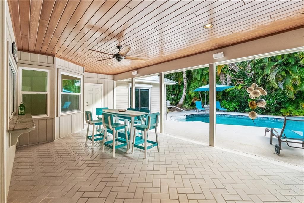 En Venta: $949,000 (4 camas, 3 baños, 2496 Pies cuadrados)