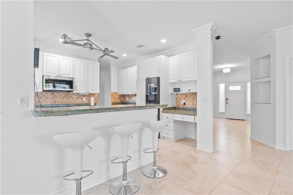 En Venta: $949,000 (4 camas, 3 baños, 2496 Pies cuadrados)